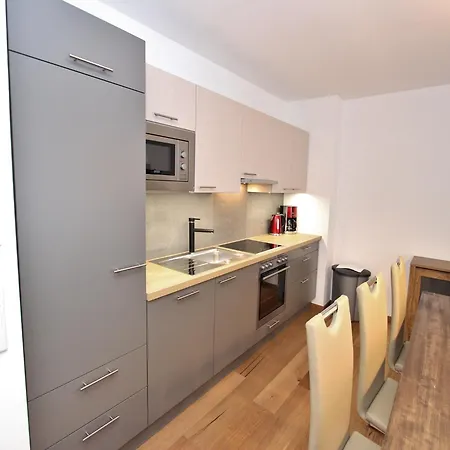 Apartment - 1St Floor With Sauna And Convenient Location In Close Proximity To The Wildkogelbahnen Cable Car * Neukirchen am Großvenediger