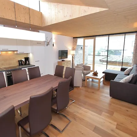 Apartment - 1St Floor With Sauna And Convenient Location In Close Proximity To The Wildkogelbahnen Cable Car Daire Neukirchen am Großvenediger
