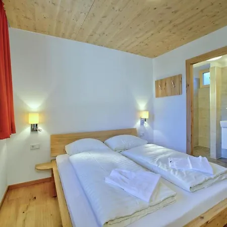 Apartment - 1St Floor With Sauna And Convenient Location In Close Proximity To The Wildkogelbahnen Cable Car Neukirchen am Großvenediger